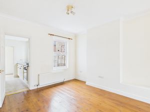 Lounge/Diner- click for photo gallery